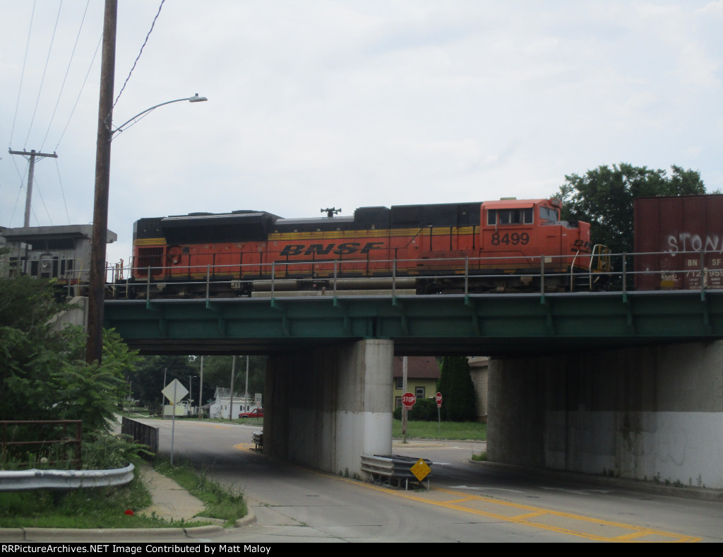 BNSF 8499